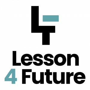 Lesson4Future 1 logo projektu dla młodzieży, który uczy przedsiębiorczości o nazwie - lesson 4 future, napis angielski w kolorze seledynowym i czarnym